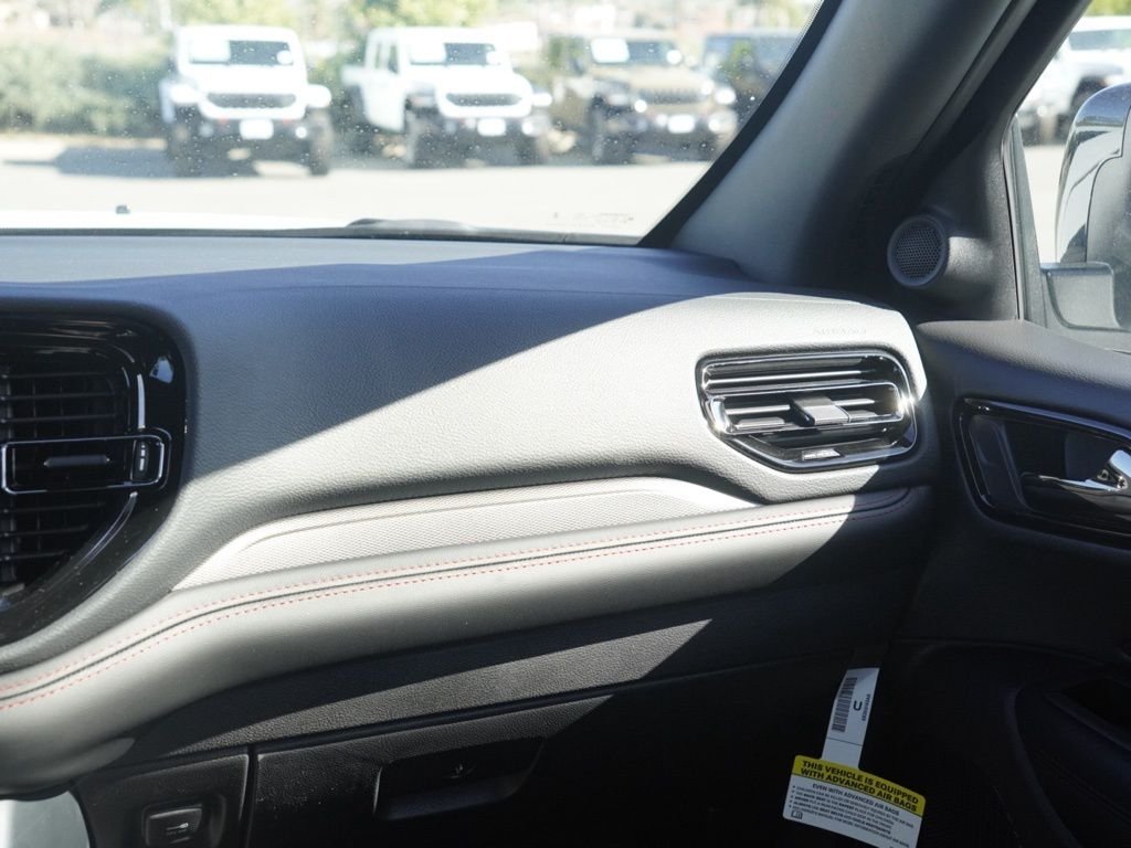 New 2026 White Knuckle Clear-Coat Exterior Paint Dodge GT HEMI V8 image 28