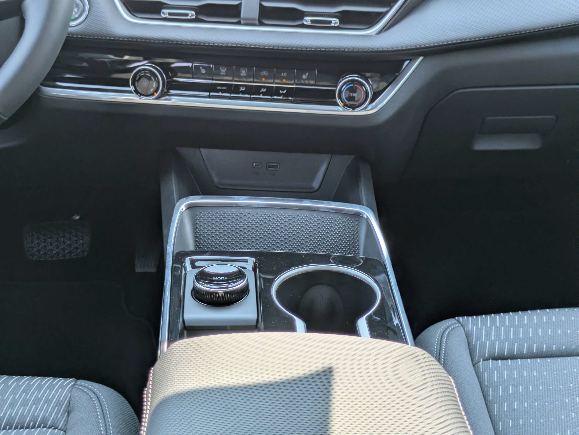 New 2027 Sterling Gray Metallic Chevrolet LT image 19