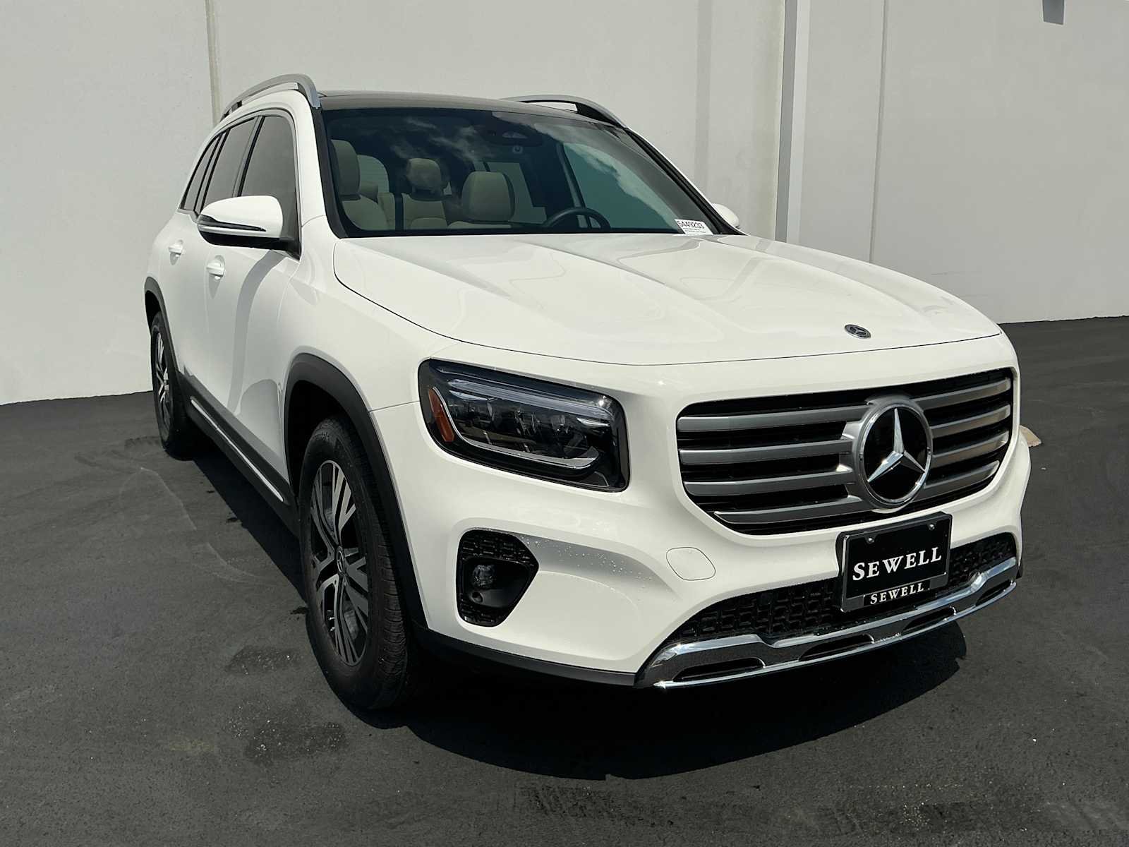 Used 2026 Polar White Mercedes-Benz GLB 250 image 3