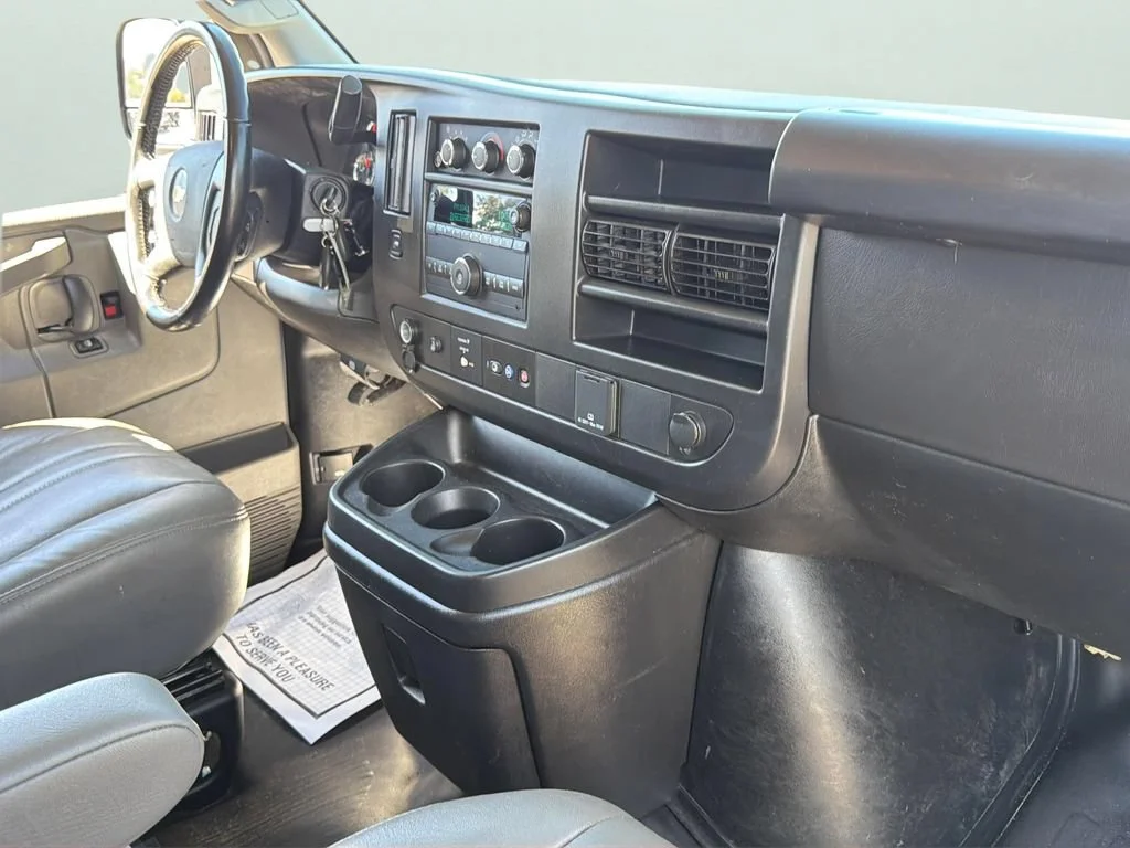 Used 2023 SUMMIT WHITE Chevrolet RWD 2500 Regular Wheelbase WT image 32