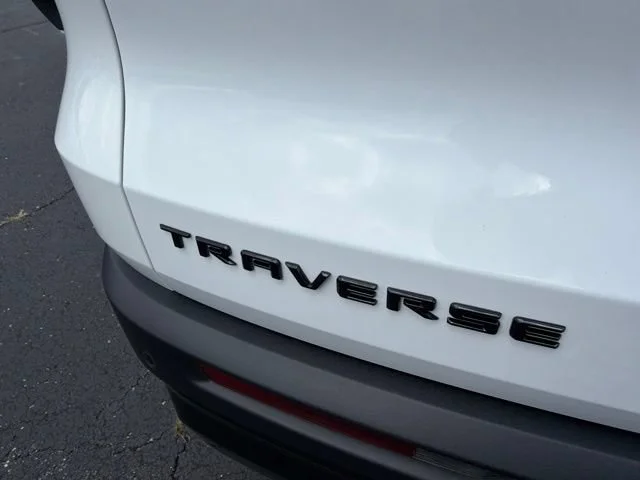 New 2027 Summit White Chevrolet LT image 18