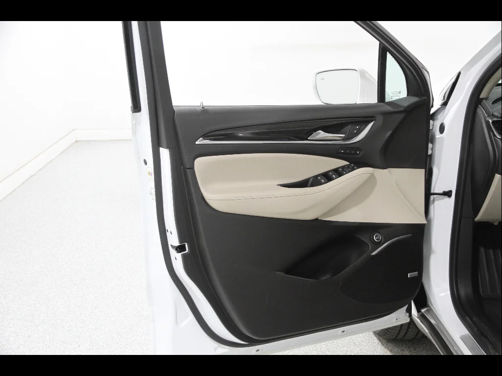 Used 2020 Summit White Buick Premium image 4