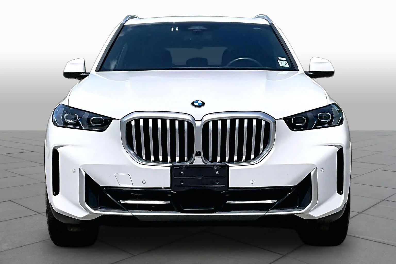 Certified Used 2026 Alpine White BMW xDrive40i image 4