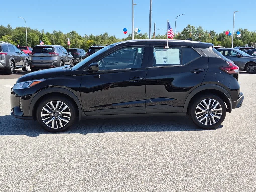 Used 2023 Super Black Nissan SV image 5
