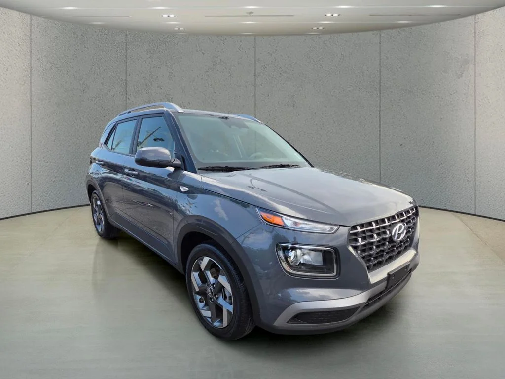 Certified Used 2025 Gray Hyundai SEL image 7
