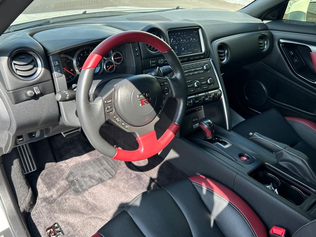 Used 2015 White Nissan Black Edition image 13