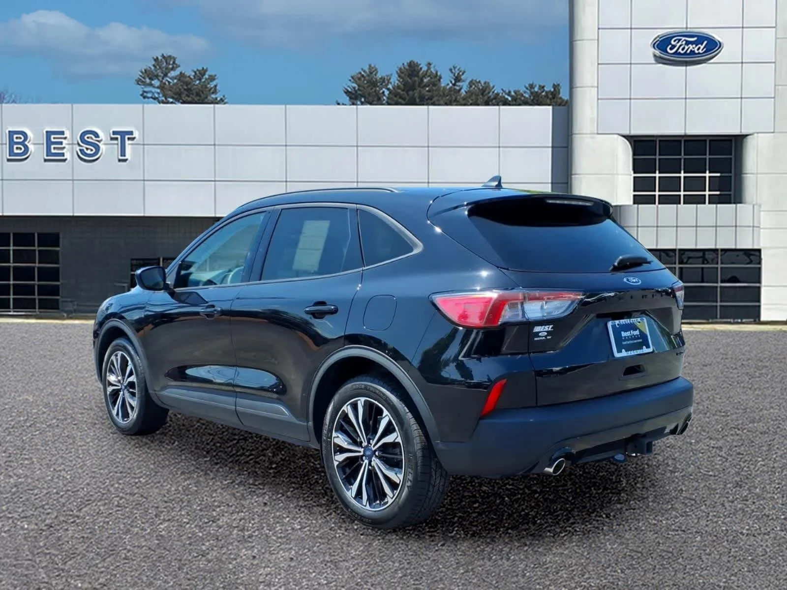 Used 2022 Agate Black Metallic Ford SEL image 4
