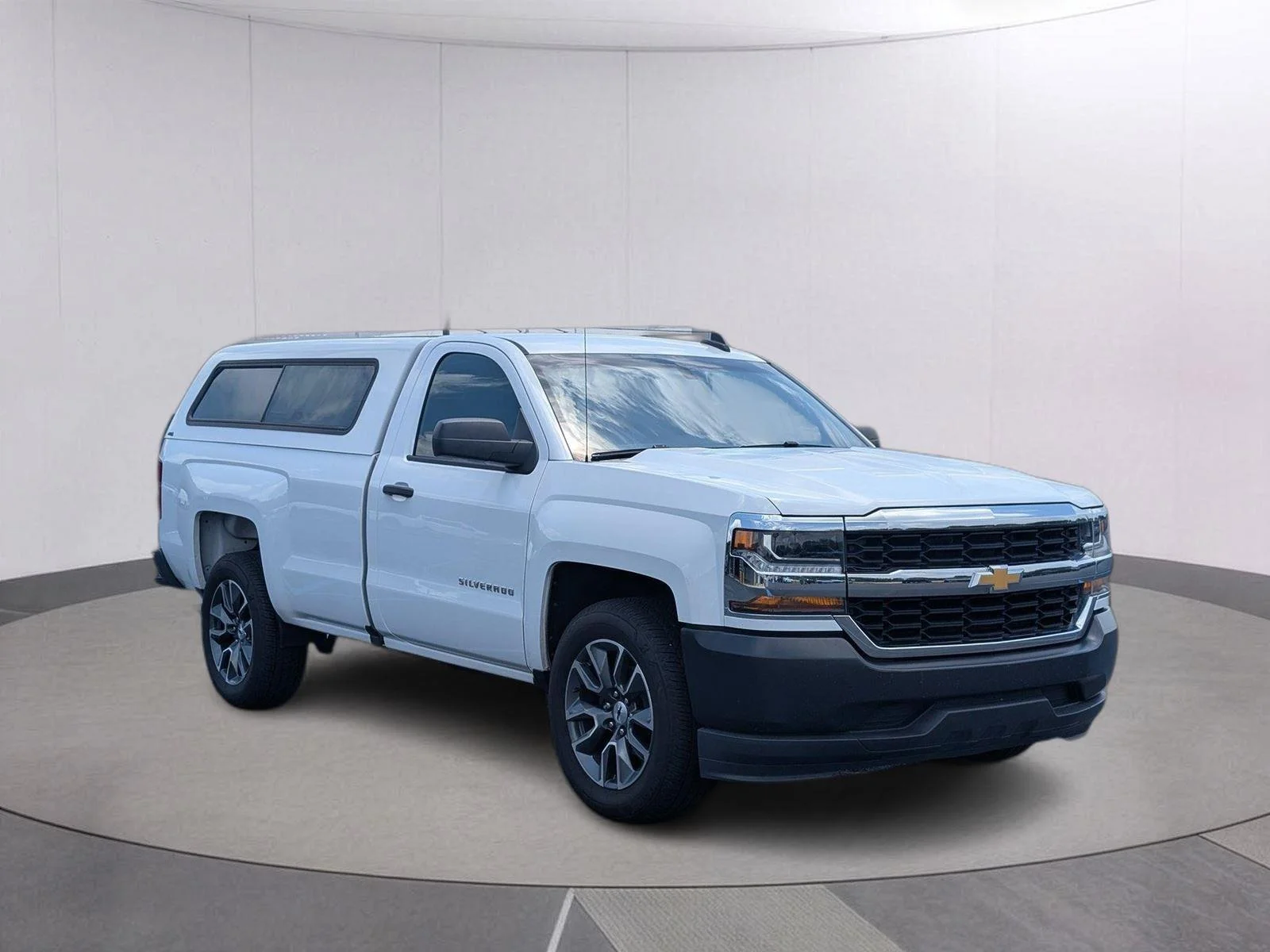 Used 2018 SUMMIT WHITE Chevrolet Work Truck image 9
