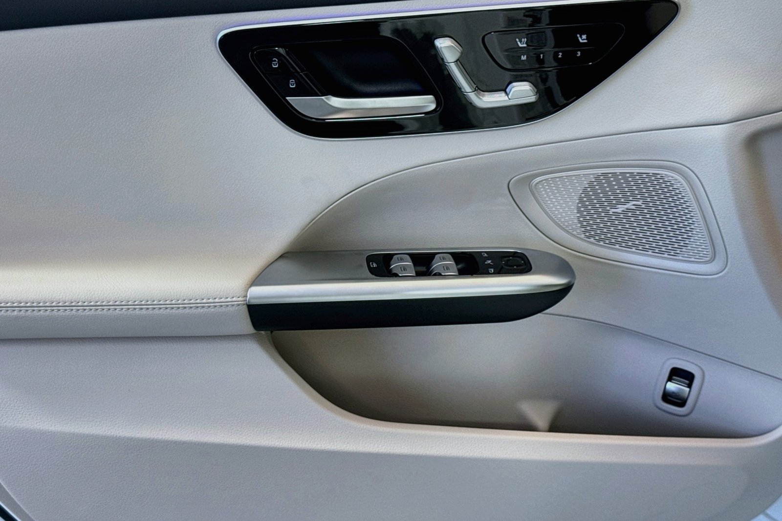 New 2026 Polar White Mercedes-Benz C 300 image 16