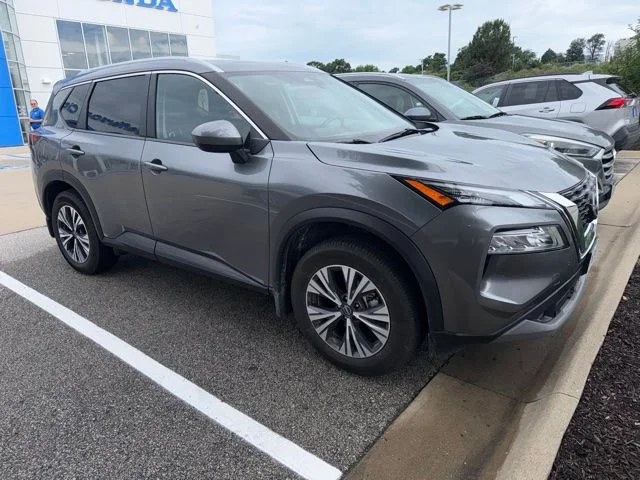 Used 2023 Gray Nissan SV image 2