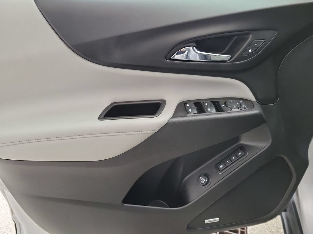 Certified Used 2020 SILVER ICE METALLIC Chevrolet Premier image 18