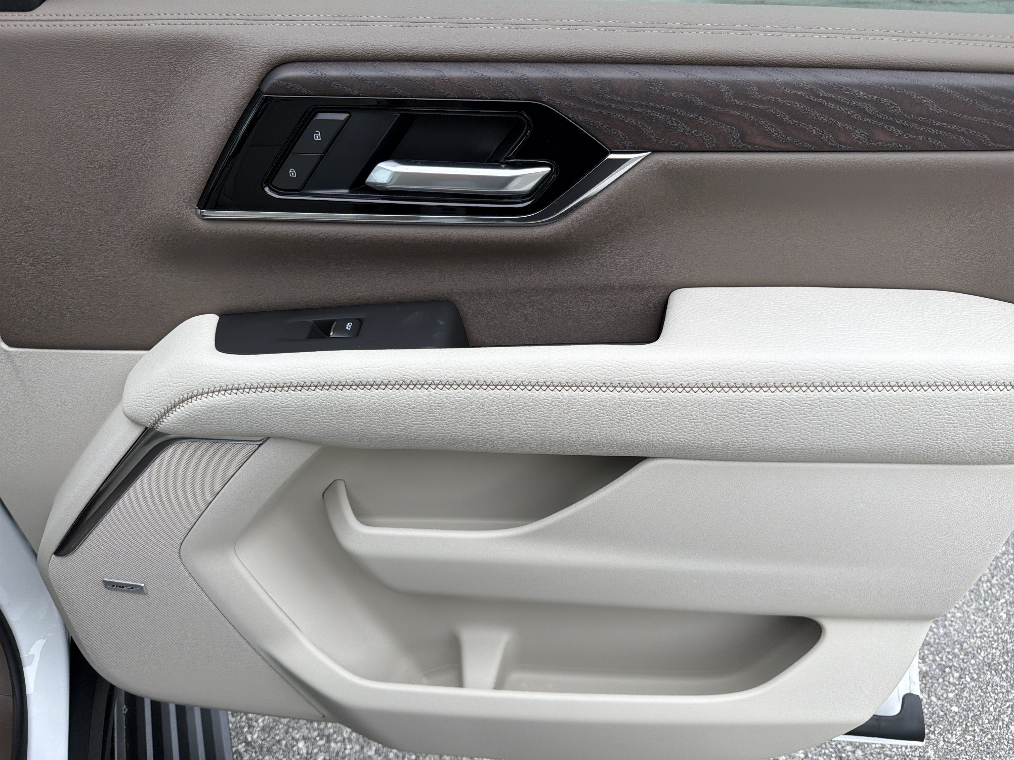 2026 GMC Yukon Denali - Photo 14