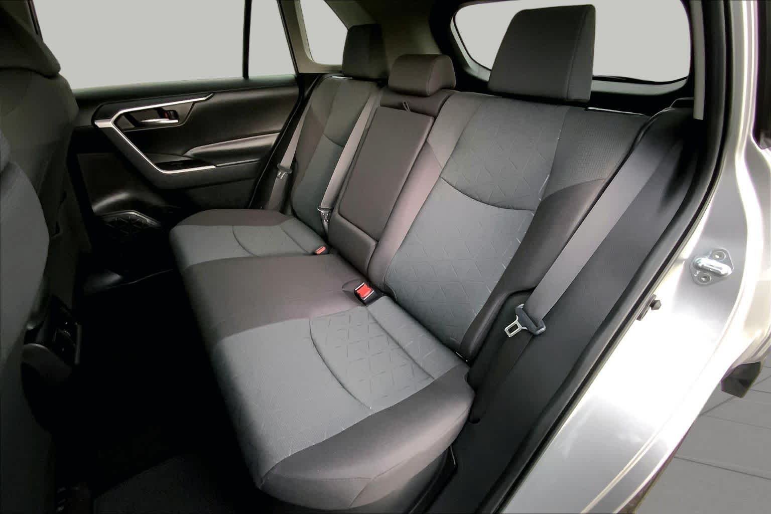 Used 2024 Silver Sky Metallic Toyota Hybrid XLE image 41