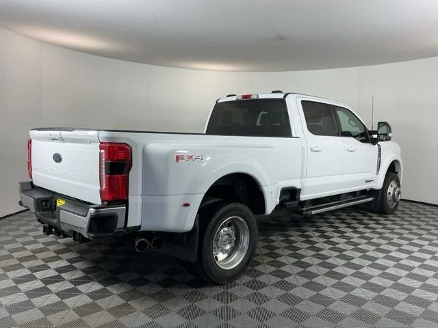 Certified Used 2025 White Ford Lariat image 4