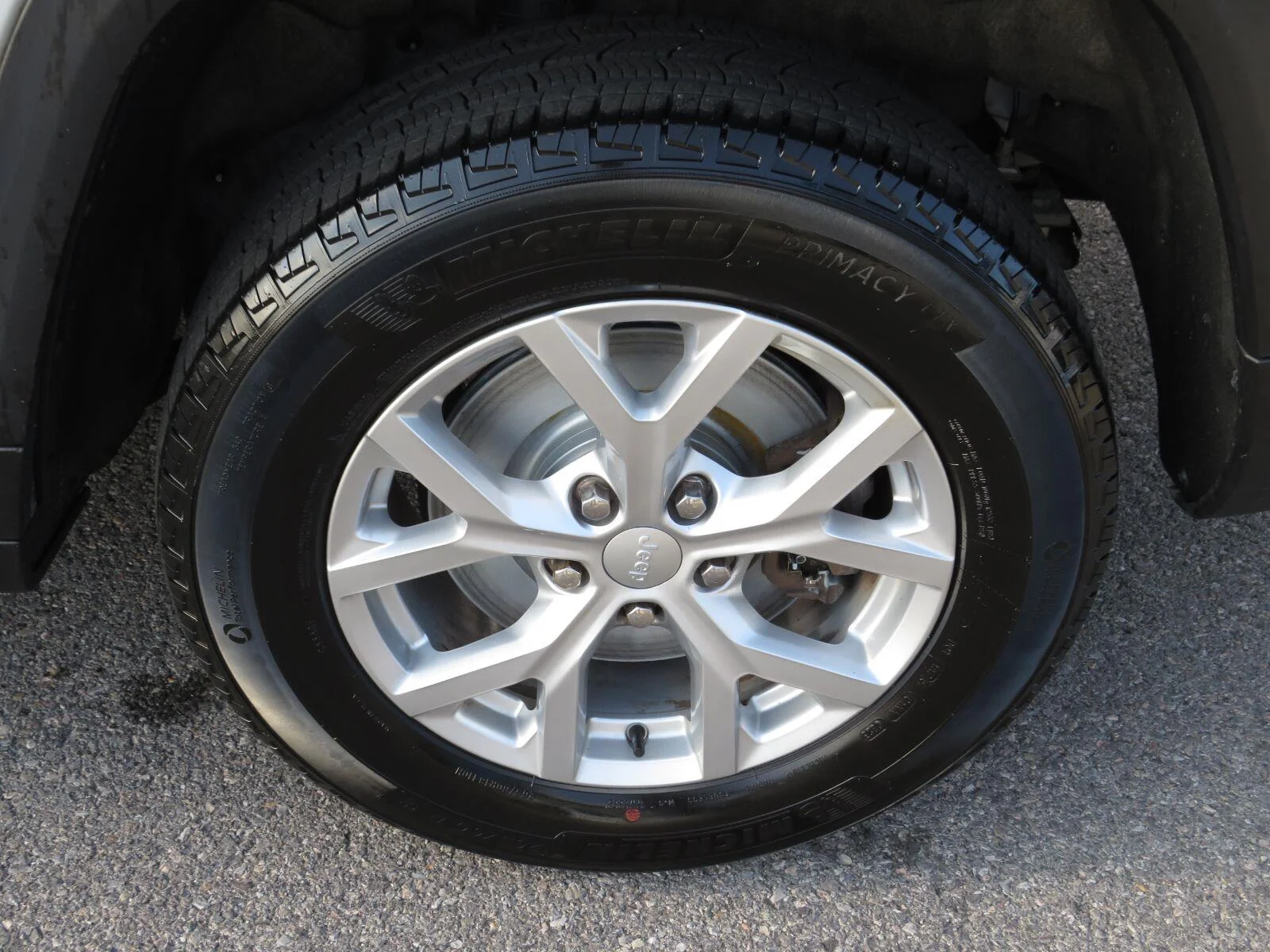 Used 2023 Silver Zynith Jeep Limited image 16