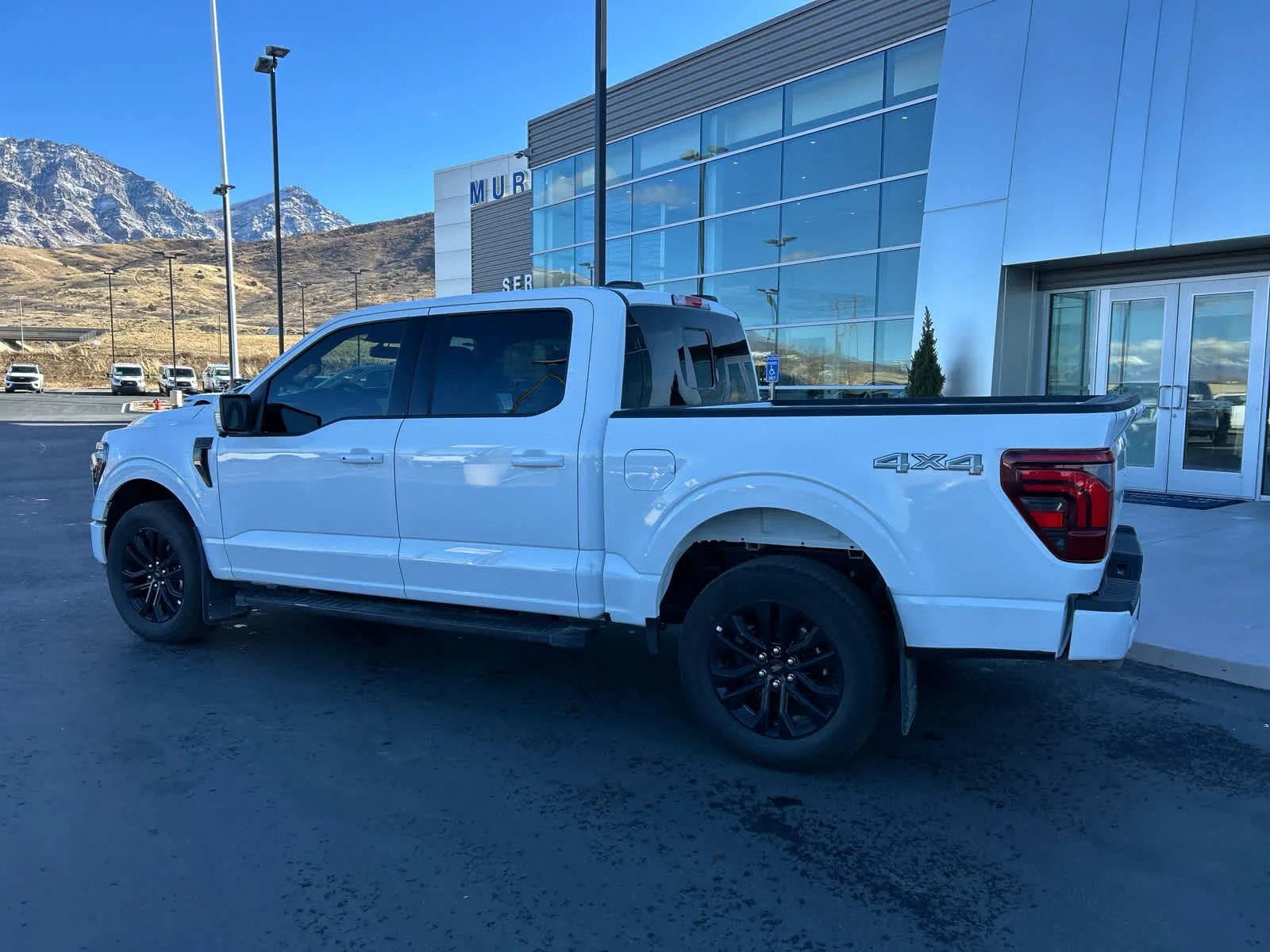 Certified Used 2025 Oxford White Clearcoat Ford LARIAT image 13