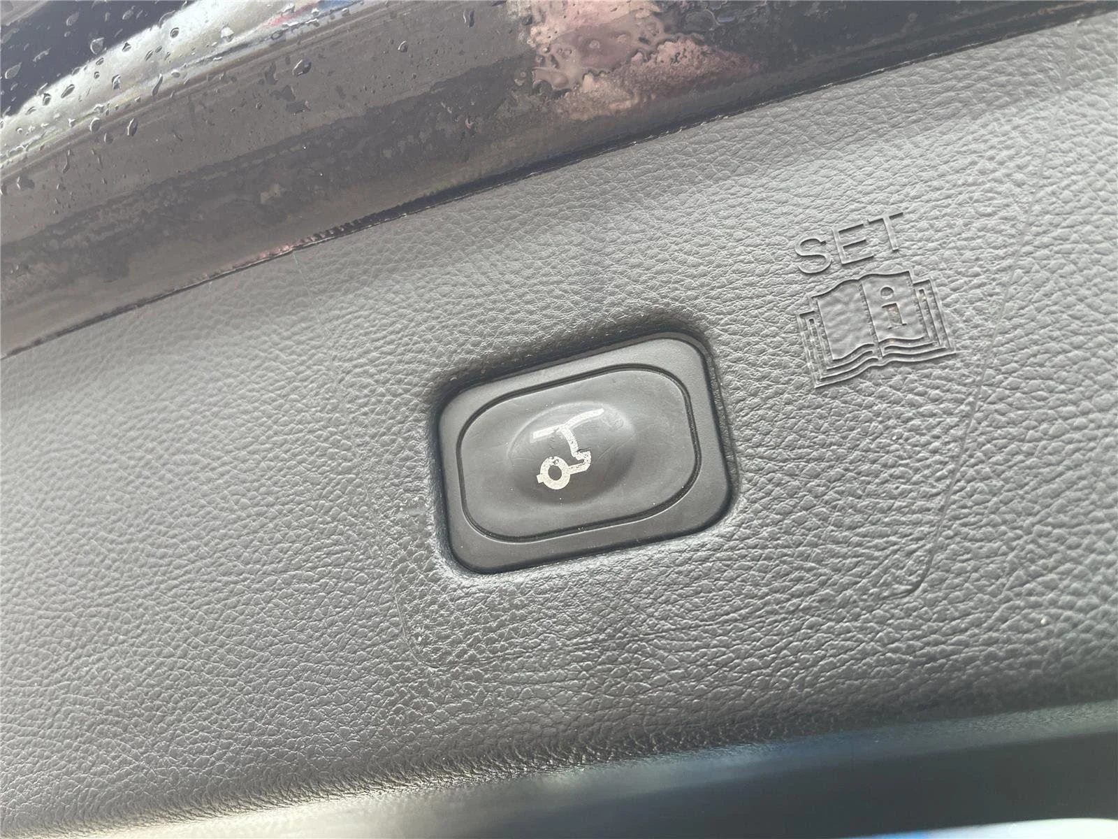 Used 2024 Agate Black Metallic Ford Titanium image 44