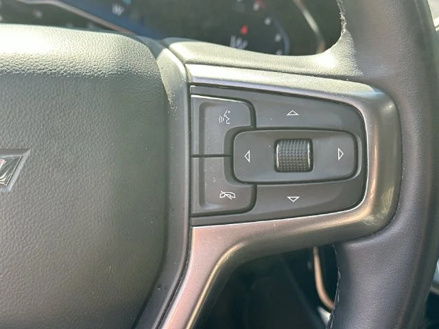 Used 2025 White Chevrolet LT image 43