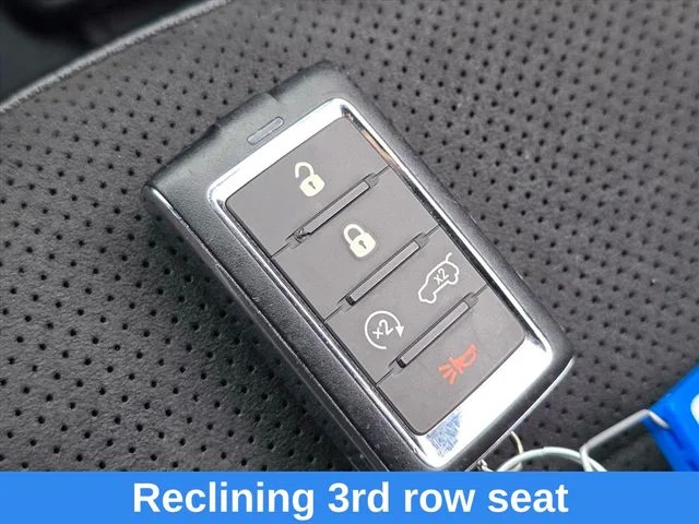 Used 2023 White Jeep Altitude image 27