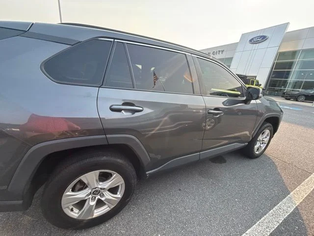 Used 2021 Gray Toyota XLE image 3