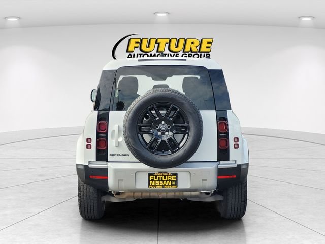 Used 2025 White Land Rover S image 8
