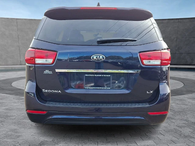 Used 2018 Blue Kia LX image 5