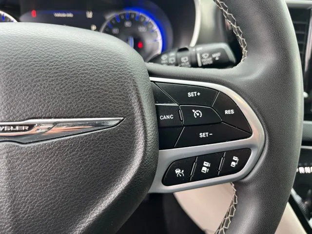 Used 2023 White Chrysler Touring L image 20