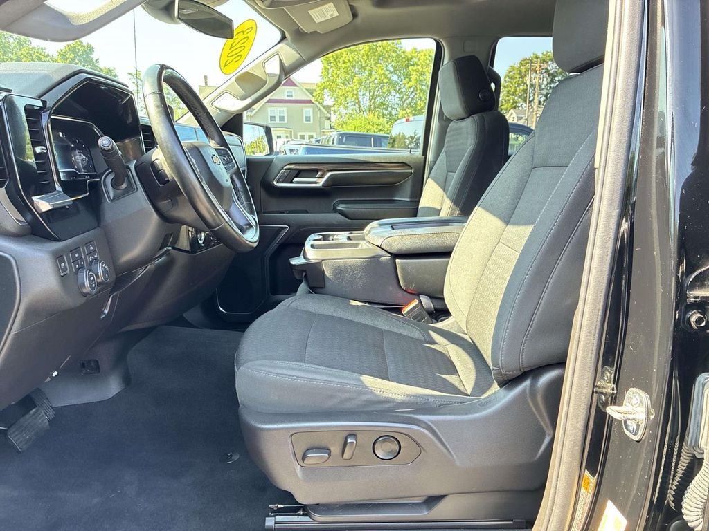Used 2023 Black Chevrolet LT image 21