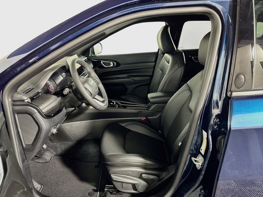 Used 2026 Blue Jeep Latitude image 12