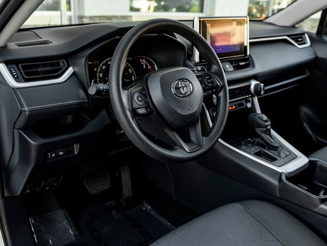 Used 2025 Ice Cap Toyota XLE image 18