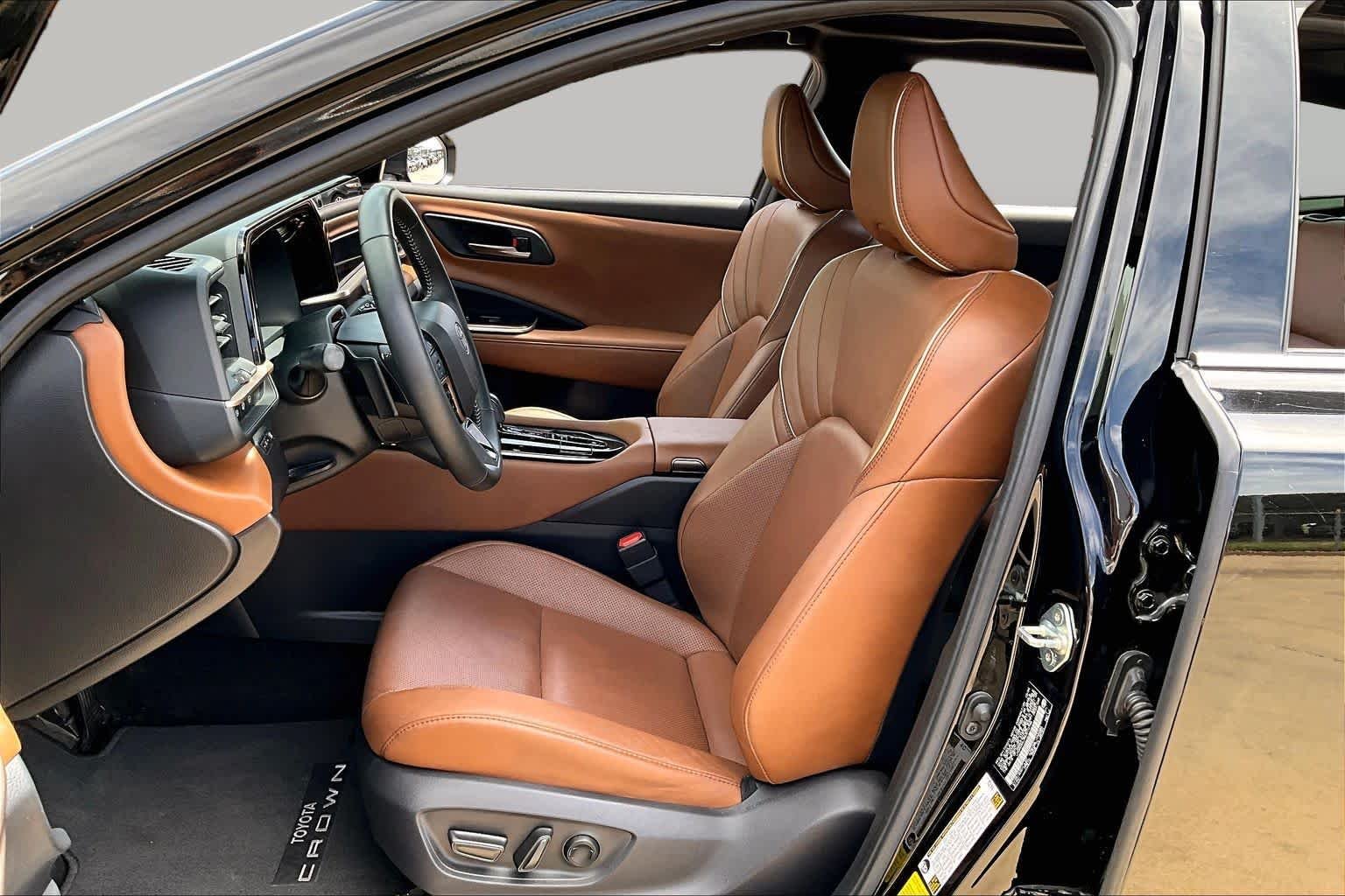 Pre-Owned 2025 Toyota Crown Signia Limited