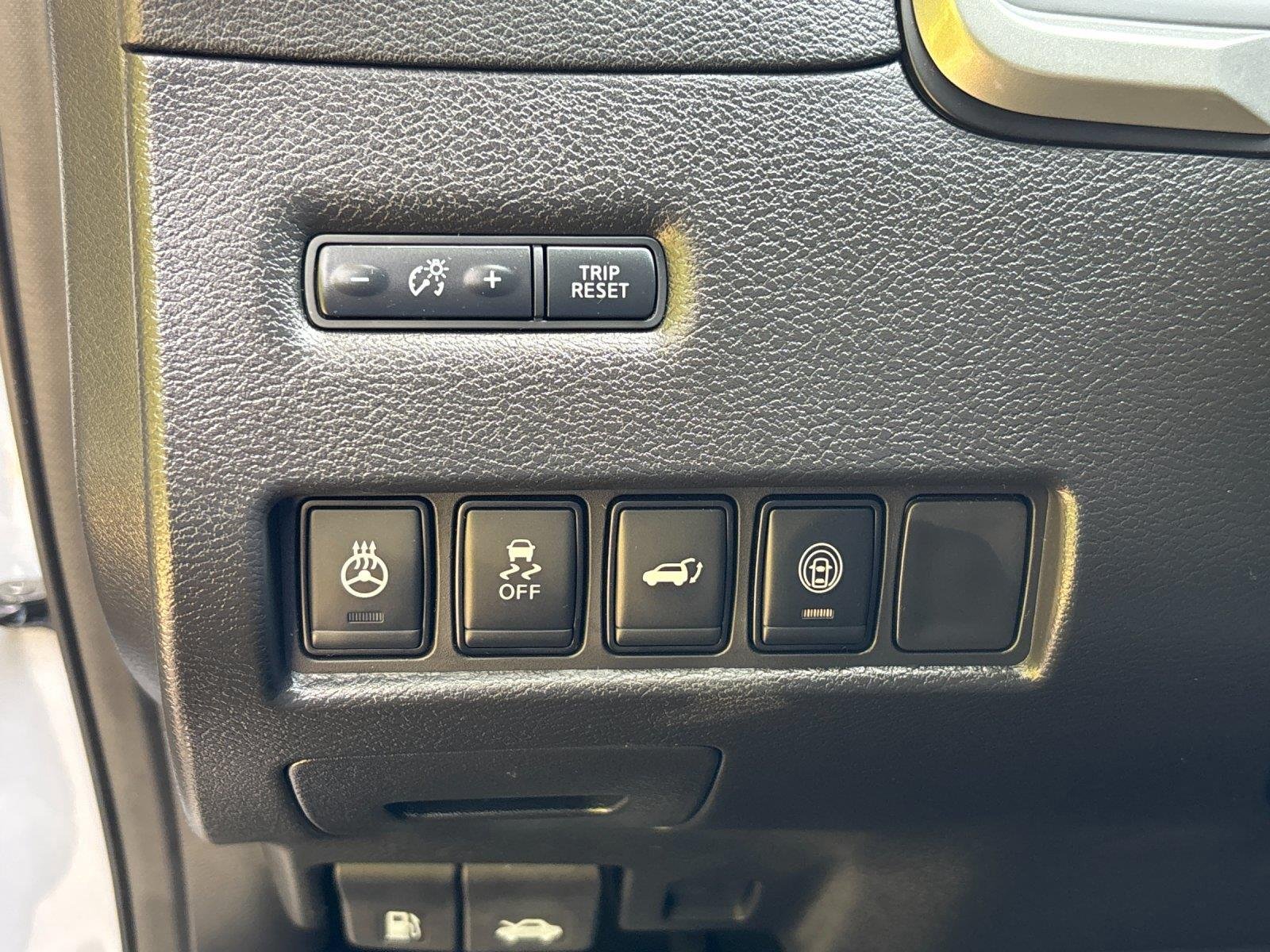 Used 2024 Boulder Gray Pearl Nissan Platinum image 16