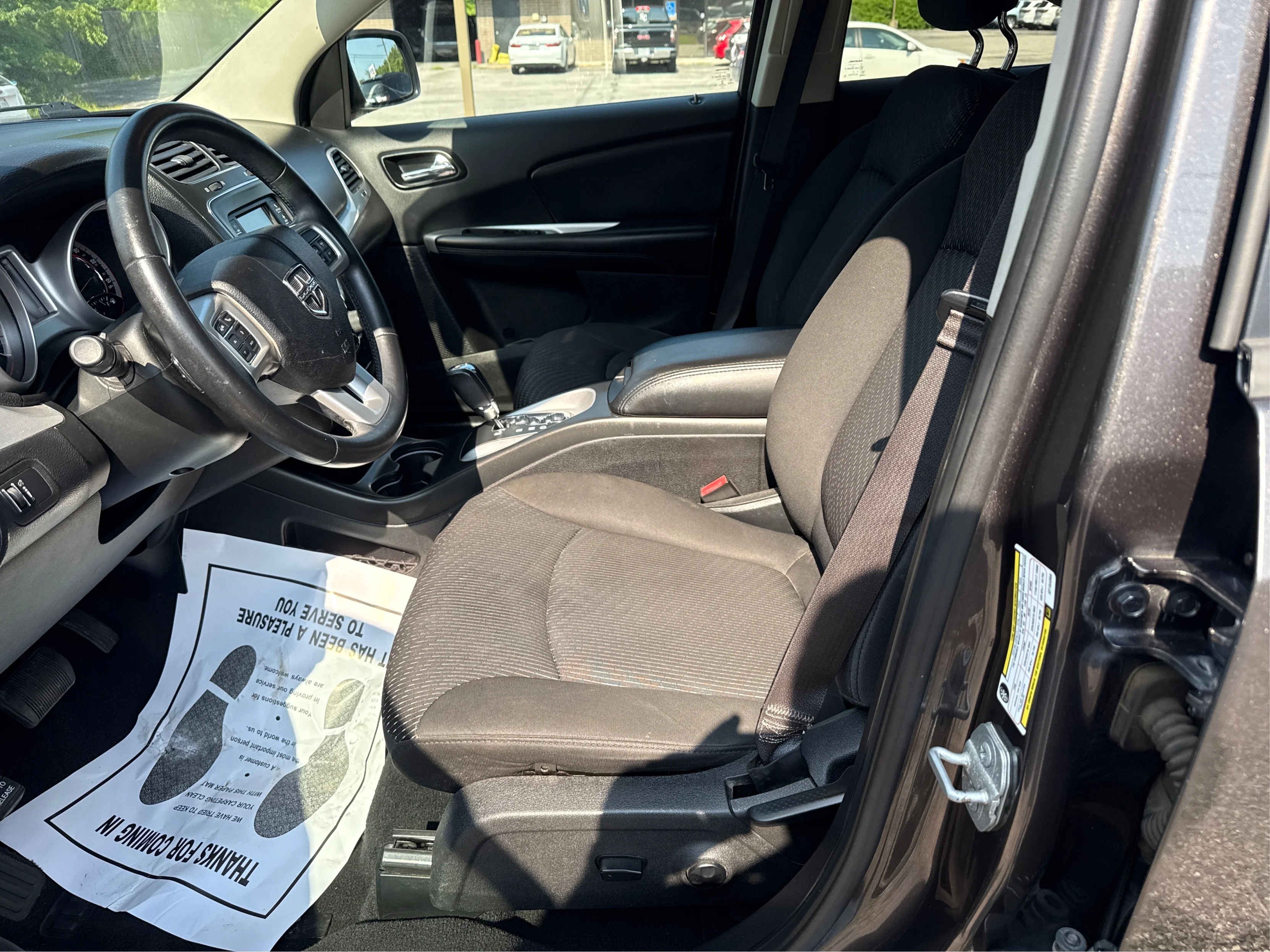 Used 2016 Granite Crystal Meta Dodge SXT image 9