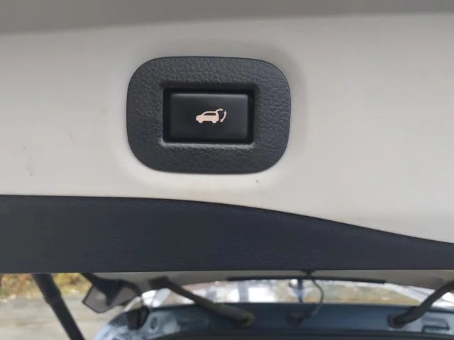 Used 2014 Graphite Blue Nissan SV image 30