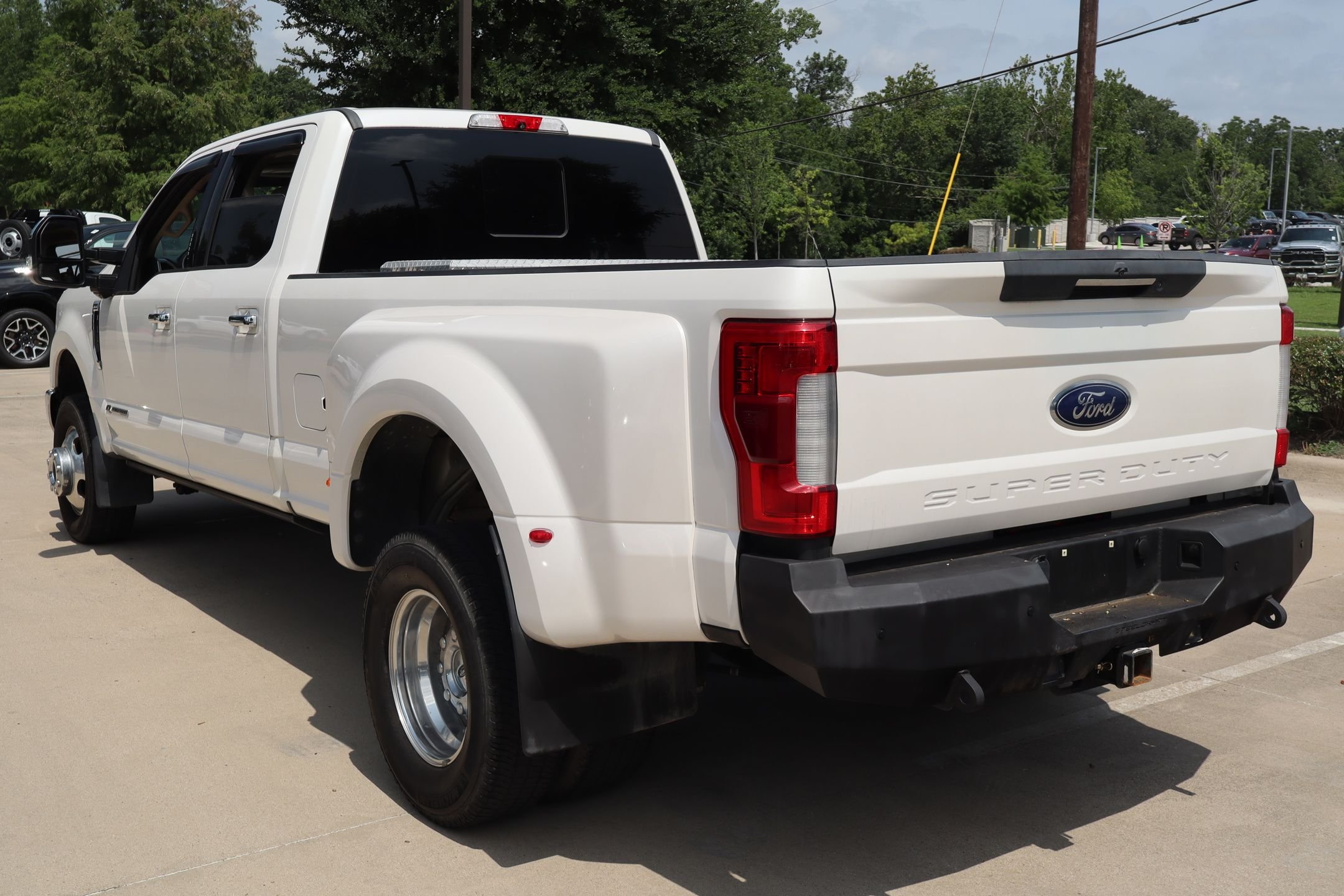 Used 2019 White Platinum Clearcoat Metallic Ford Lariat image 6