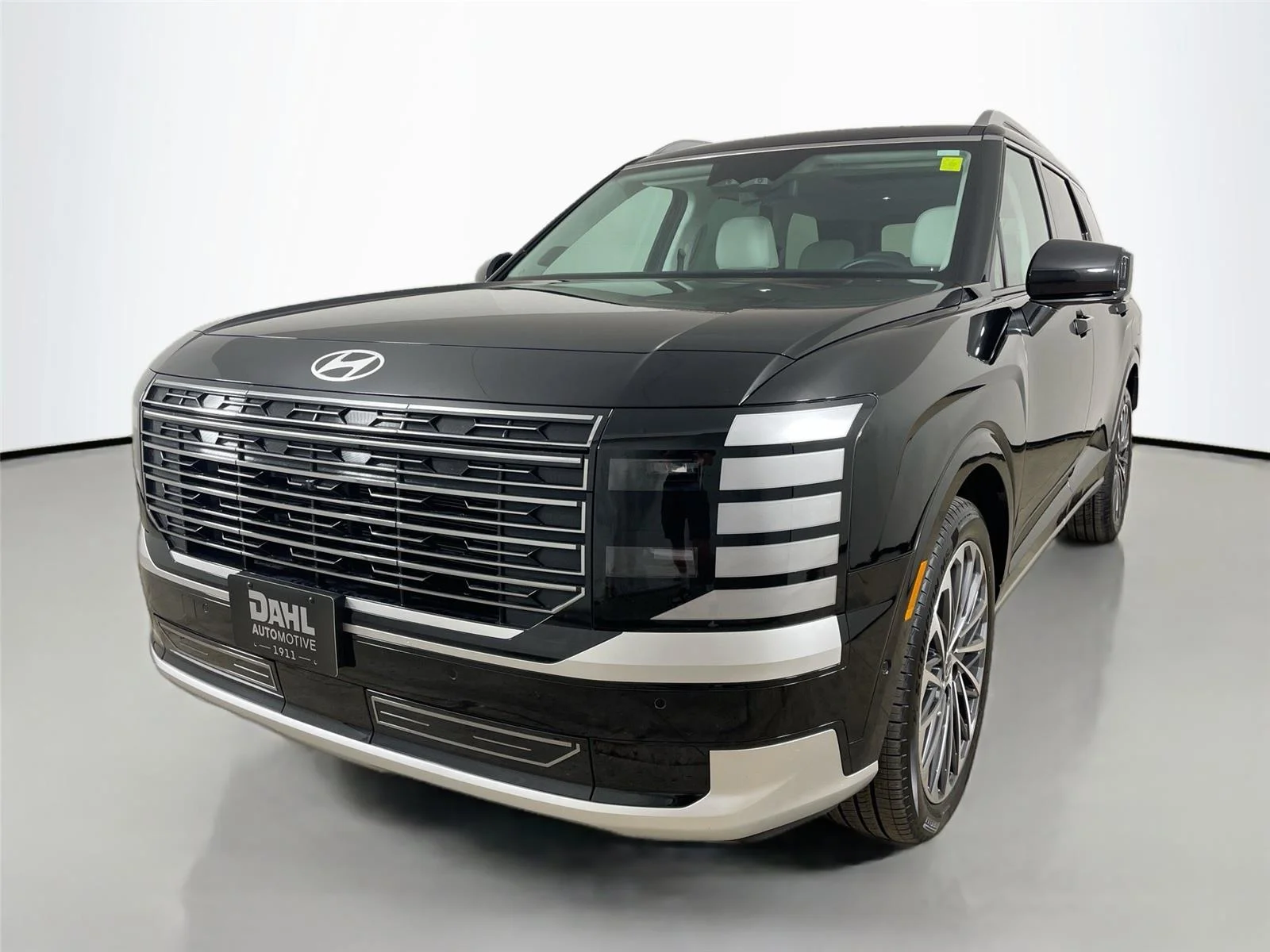 Used 2026 Abyss Black Pearl Hyundai Calligraphy image 4