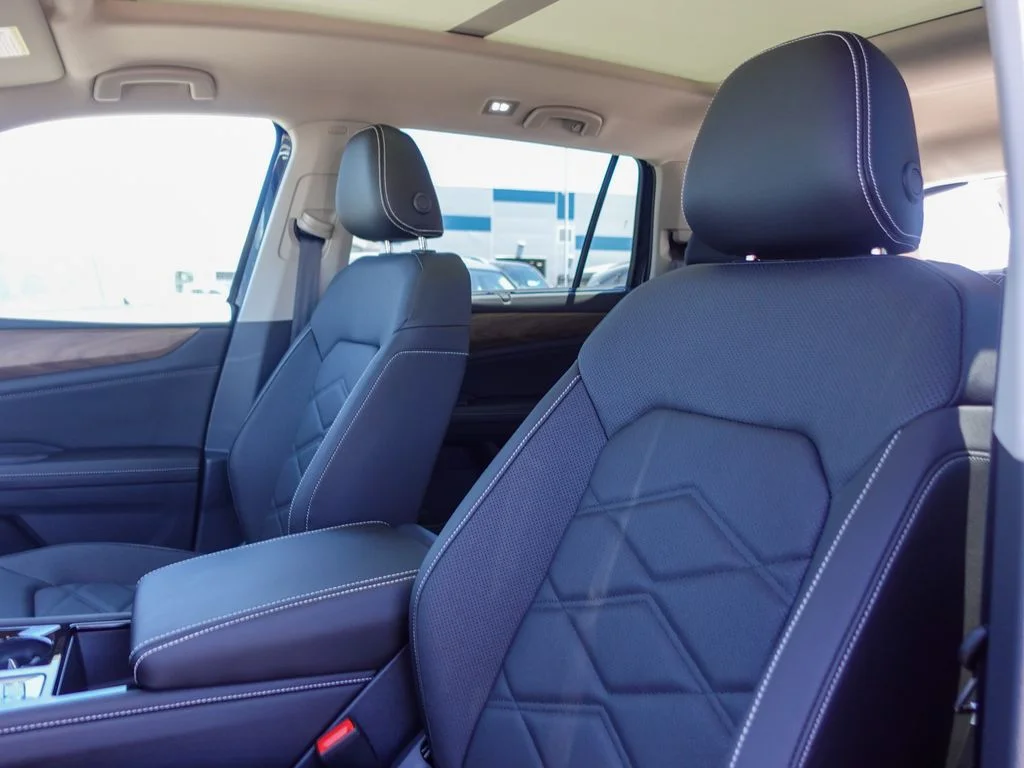 New 2026  Volkswagen SE w/Technology image 22