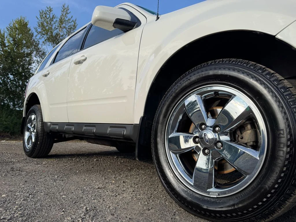 Used 2011 White Suede Ford Limited image 46