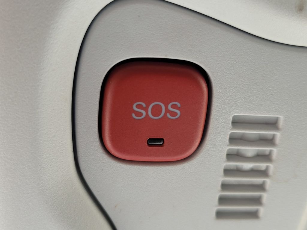 Used 2023 Blue Jeep Latitude image 17