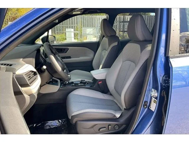 New 2026 DAYBREAK BLUE PEARL Subaru Premium image 21