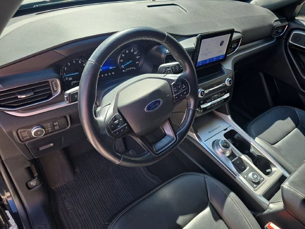 Used 2020 Black Ford XLT image 26