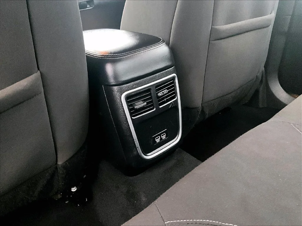 Used 2023 Gray Dodge SXT image 33