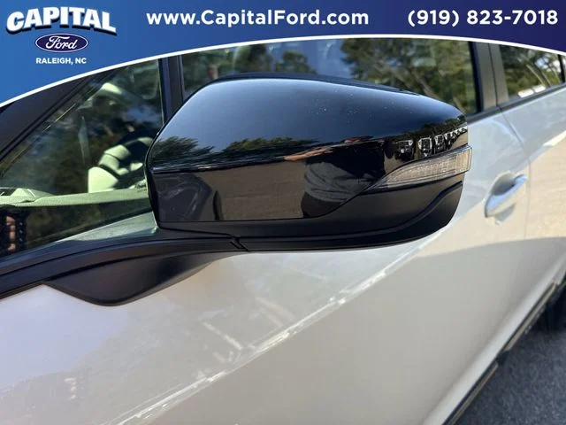 Used 2025 White Subaru Onyx Edition image 12