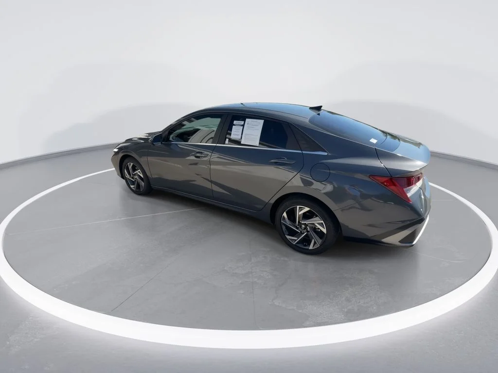 Used 2024 Gray Hyundai SEL image 6
