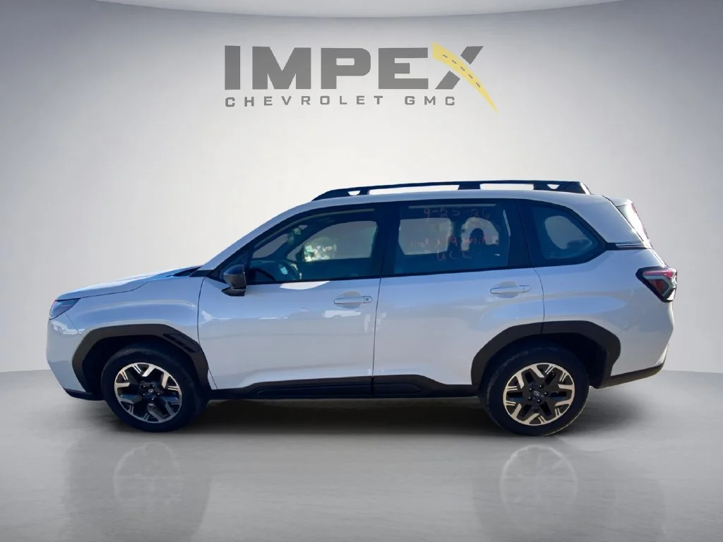 Used 2025 White Subaru  image 2