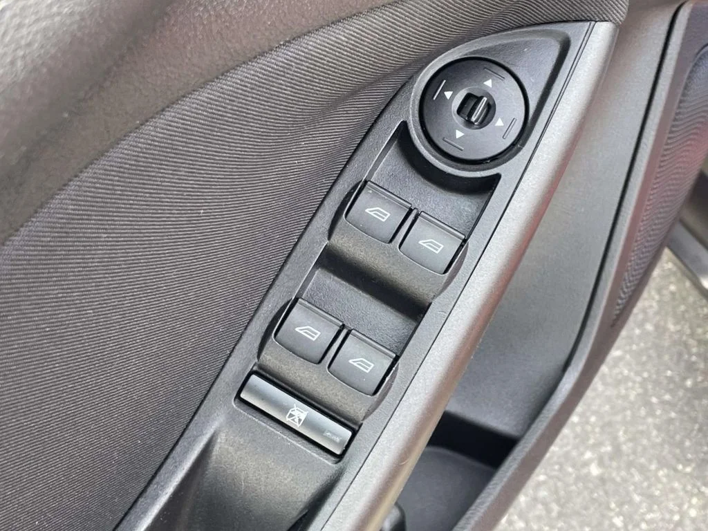 Used 2015 Red Ford SE image 15