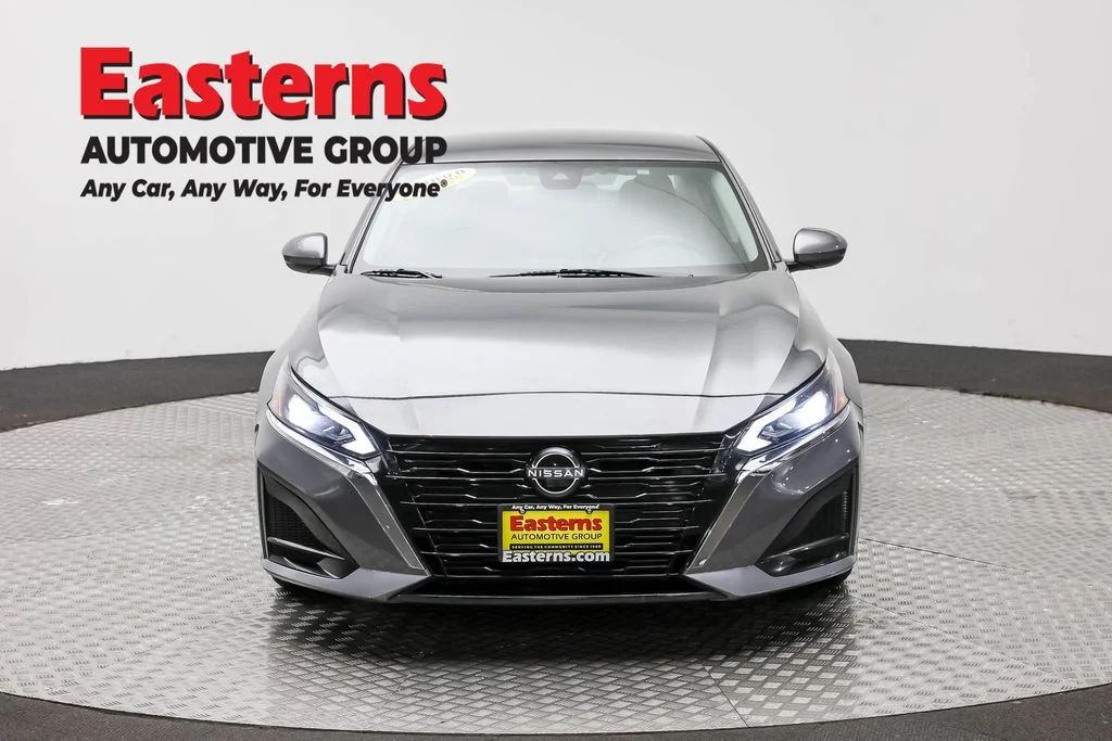 Used 2023 Gray Nissan 2.5 S image 2