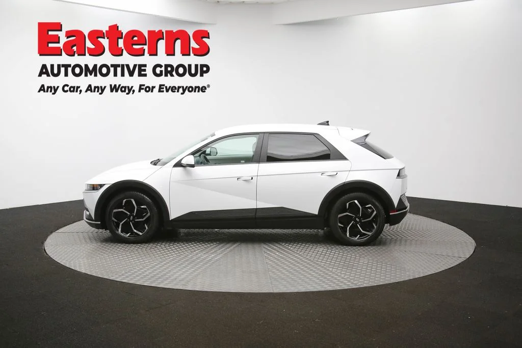Used 2023 White Hyundai SEL image 60