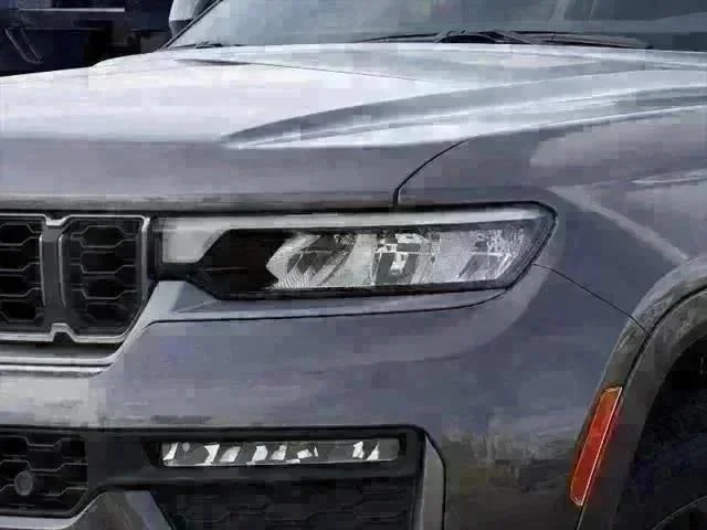 New 2026 Baltic Gray Metallic Clear-Coat Exterior Paint Jeep Limited image 6