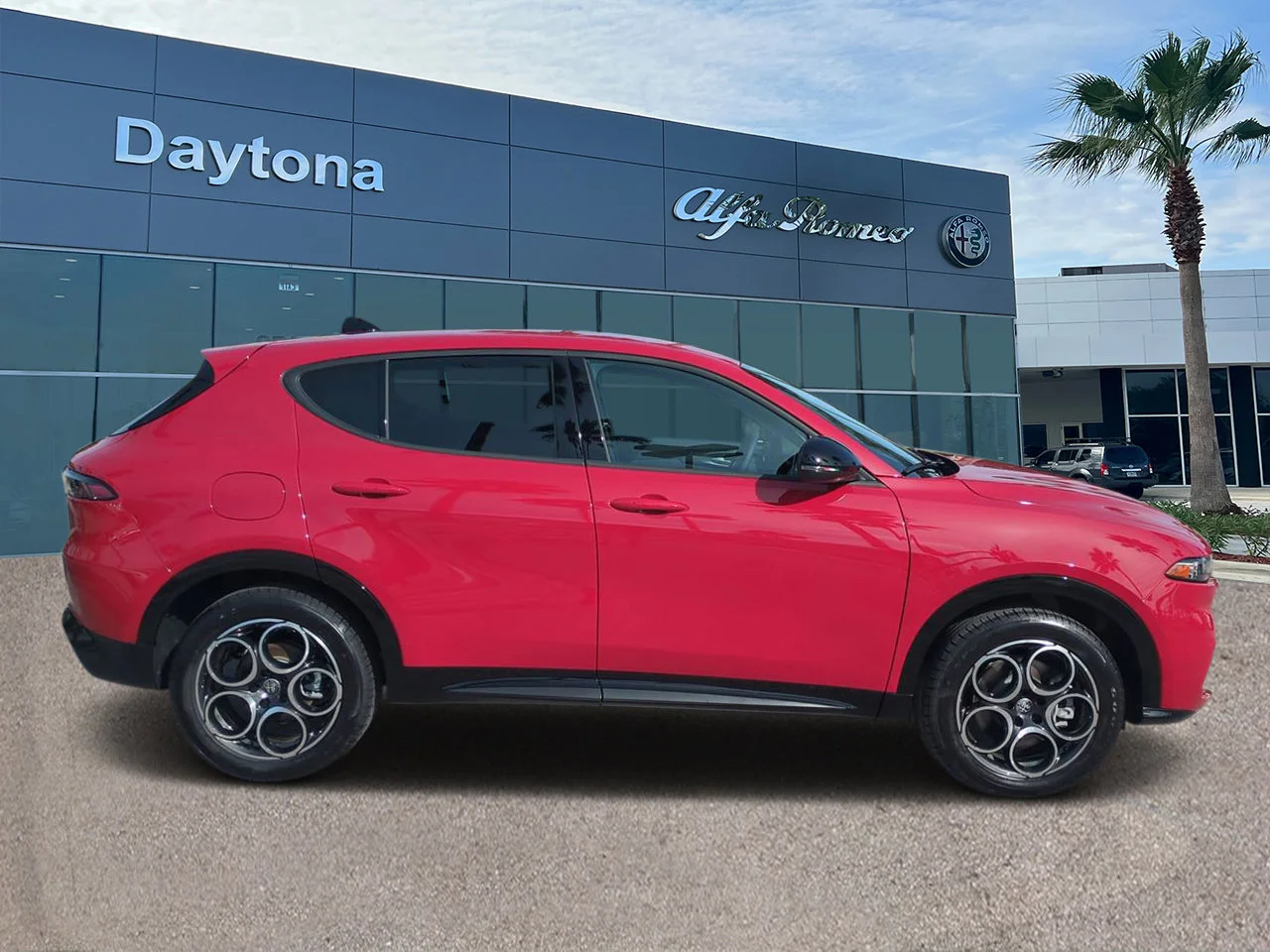 New 2025 Alfa Rosso (Red) Exterior Paint Alfa Romeo  image 2